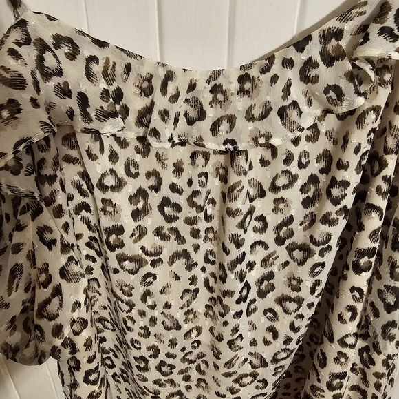 Leopard print off shoulder blouse - Picture 3 of 6